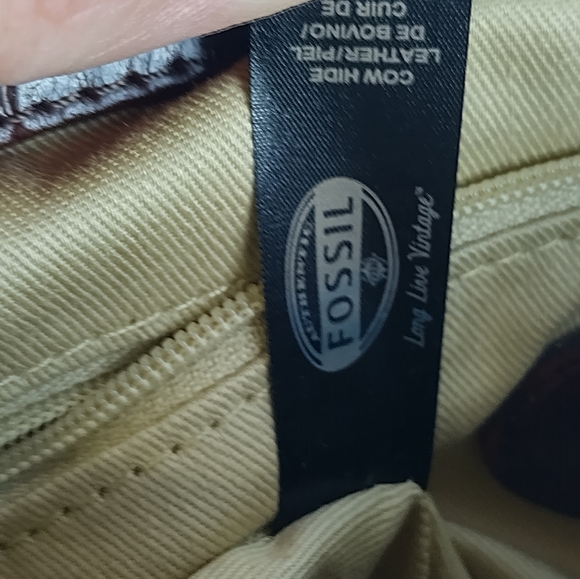 Fossil Brown Leather Turn Lock Croc Embossed Crossbody Bag w/ Key - Picture 11 of 16